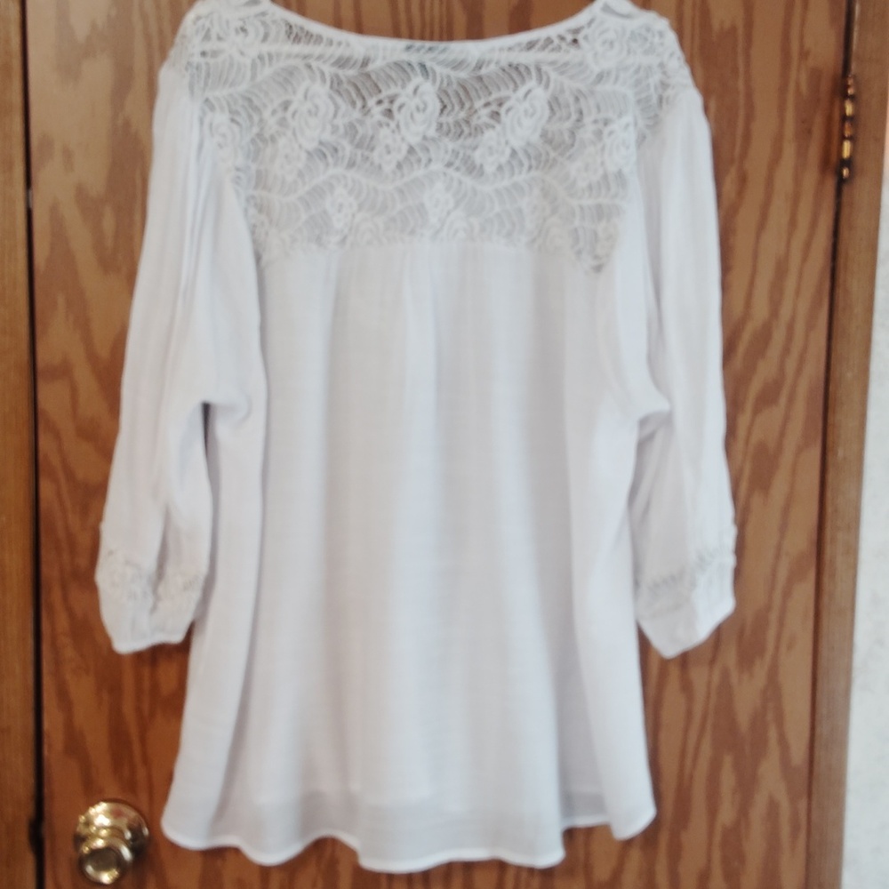 bobeau White Lace Yoke Tunic Top - Picture 3 of 3